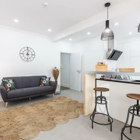 4bdr Flat W/ Unobstructed City Views By Ondjo