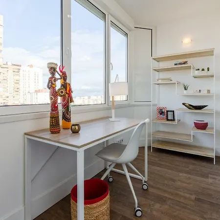 4bdr Flat W/ Unobstructed City Views By Ondjo