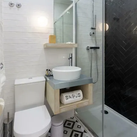 4bdr Flat W/ Unobstructed City Views By Ondjo *